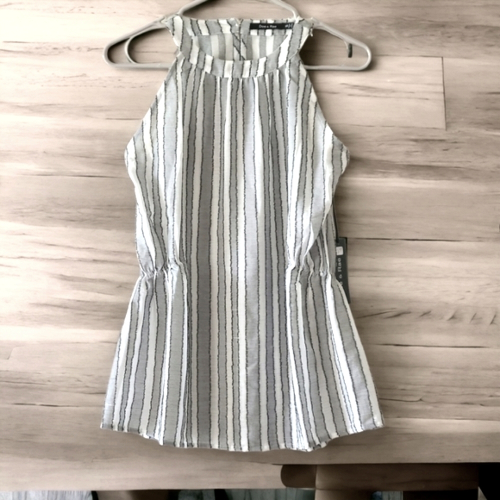 DOE & RAE HALTER BLOUSE SIZE SMALL. CINCHED WAIST (STRETCHY) NWT